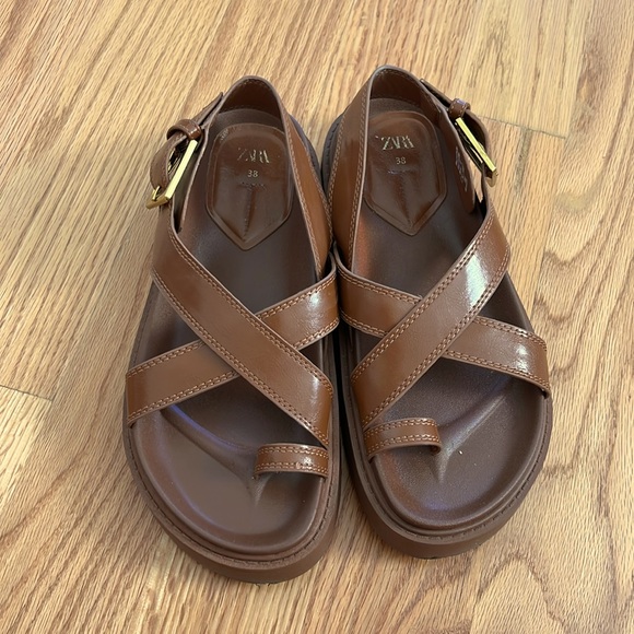 ZARA CROSS STRAP FLAT SANDALS | US 7.5 - Picture 2 of 3